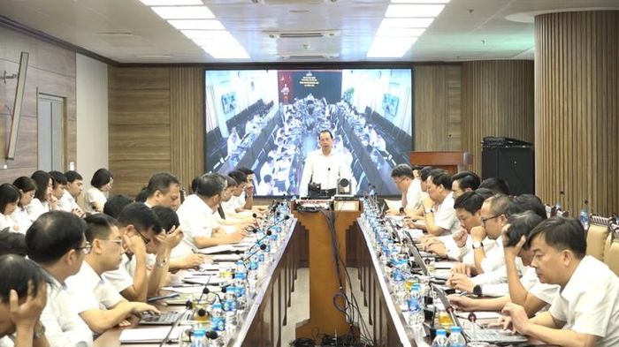 Tổng giám đốc Tập đoàn Đặng Thanh Hải chủ trì hội nghị. Ảnh: TKV
