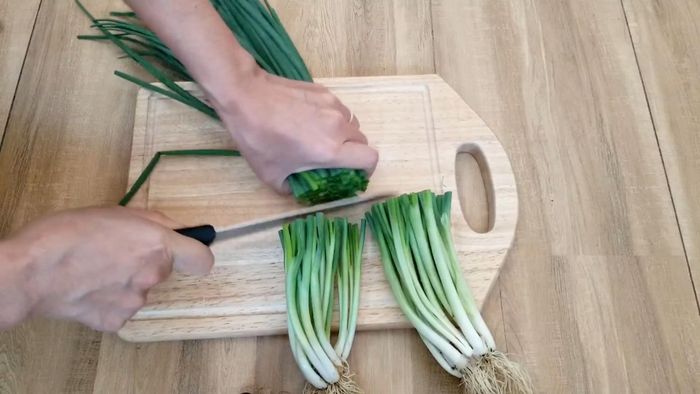 Cắt riêng phần trắng và xanh