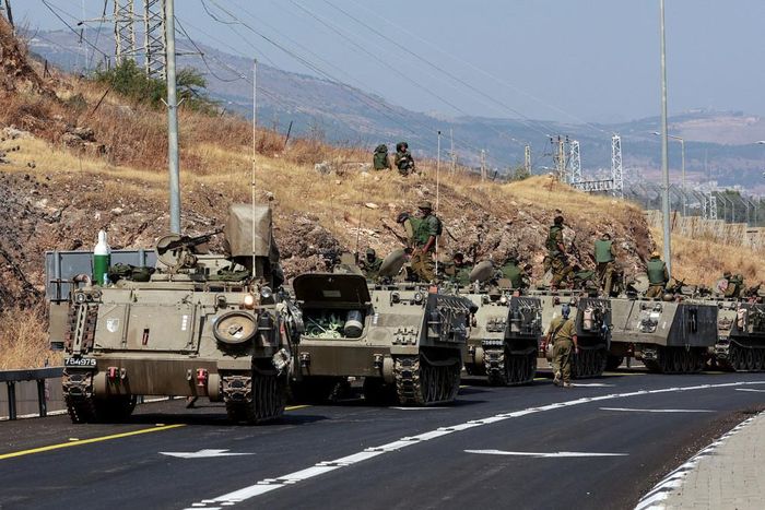 Quân đội Israel triển khai dọc biên giới với Lebanon. Ảnh: Reuters