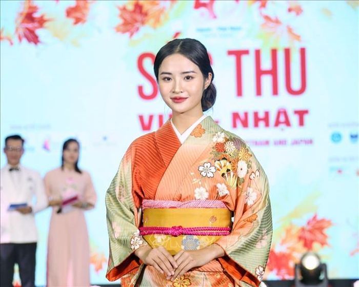 Bộ sưu tập "Bốn mùa Nhật Bản" của chuyên gia kimono Junko Kakizaki.