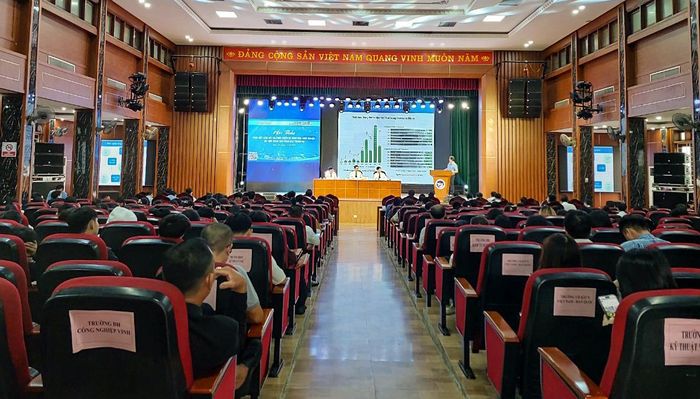  Hội thảo được nghe các tham luận, tập trung vào 4 nhóm vấn đề về khởi nghiệp, đổi mới sáng tạo. Ảnh: Thanh Phúc 