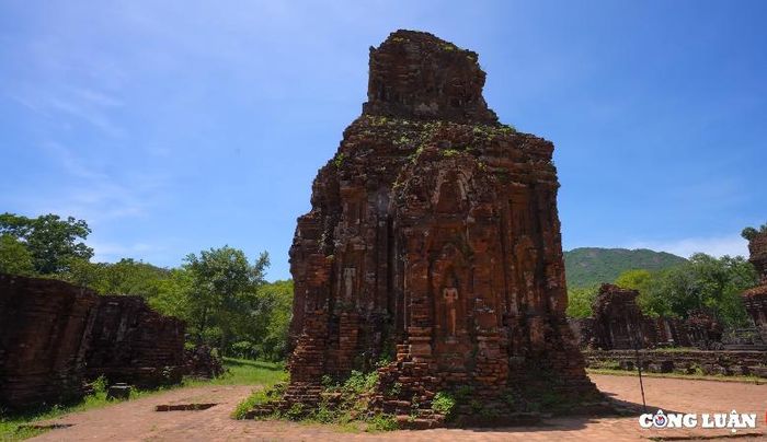  Thánh địa Mỹ Sơn đa số đều được xây dựng bằng gạch nung đỏ. 