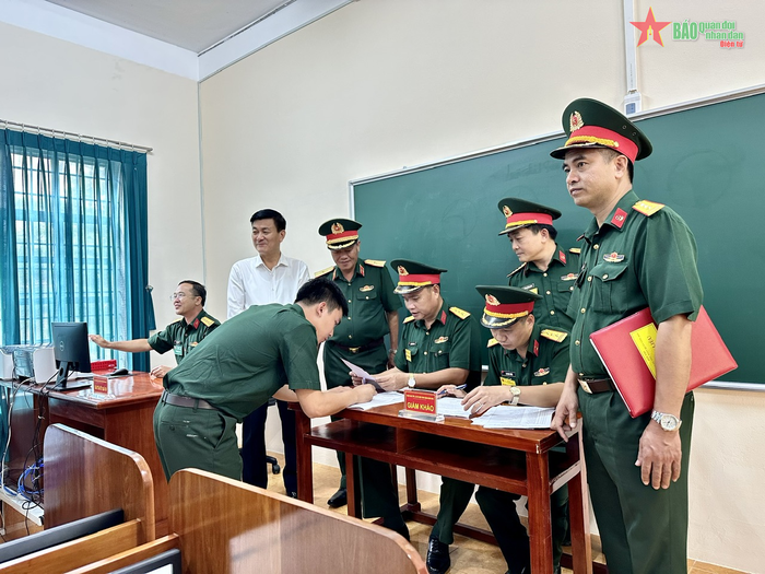 Các thí sinh chấp hành nghiêm quy chế hội thi.