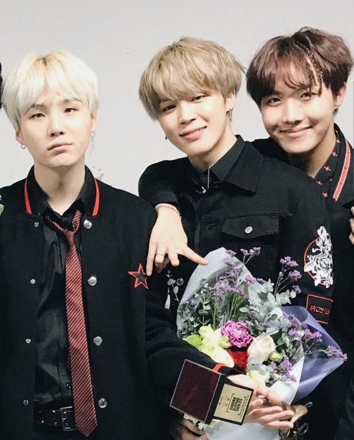 Bộ 3 BTS cũng chia nhau những thứ hạng cao trong danh sách này
