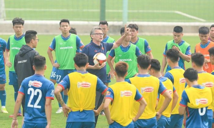 HLV Philippe Troussier vẫn là "canh bạc" với tuyển Việt Nam