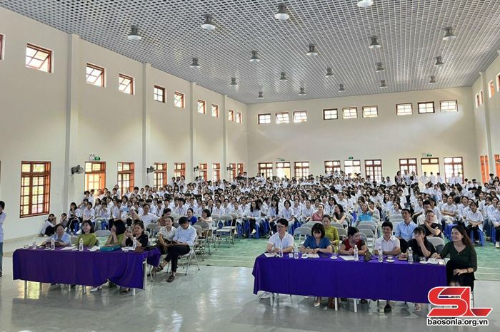 Các đại biểu tham gia dự cuộc thi