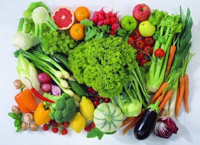 Nên tăng cường rau quả để nâng cao sức khỏe phòng bệnh.