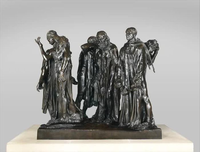 Vô số phiên bản bằng đồng và thạch cao của “Les Bourgeois de Calais” tồn tại trên khắp thế giới, như phiên bản này ở Bảo tàng Metropolitan