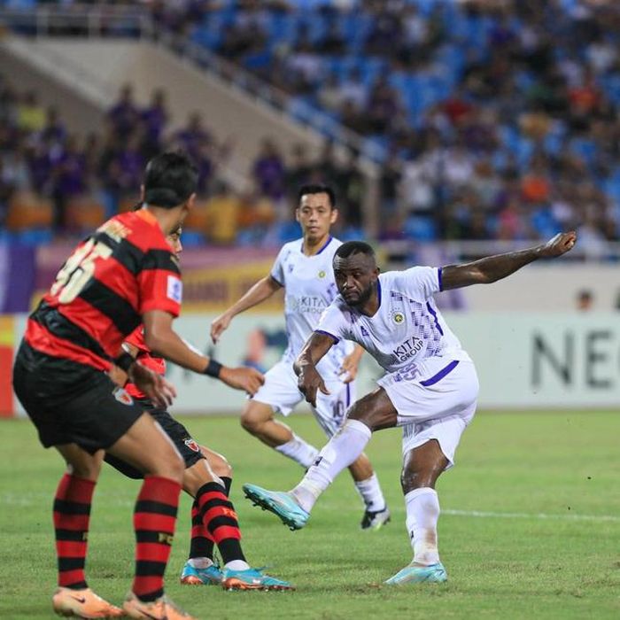 CLB Hà Nội (áo trắng) có giá trị chuyển nhượng cao nhất V-League mùa giải 2023/24 (Ảnh: CLB Hà Nội)