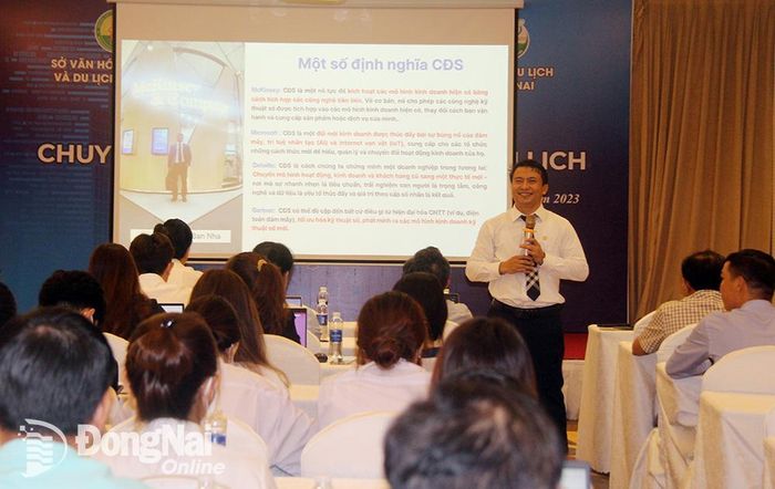 Diễn giả Phạm Hùng Đức chia sẻ tại hội thảo. (Ảnh: Hải Quân)