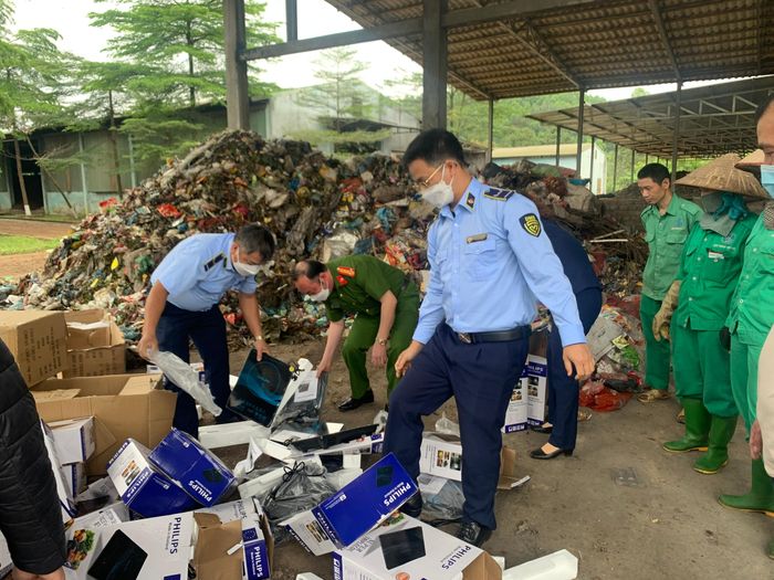 Cục QLTT tỉnh Yên Bái, Công an tỉnh Yên Bái giám sát tổ chức tiêu hủy 1.000 bộ bếp từ giả mạo nhãn hiệu PHILIPS