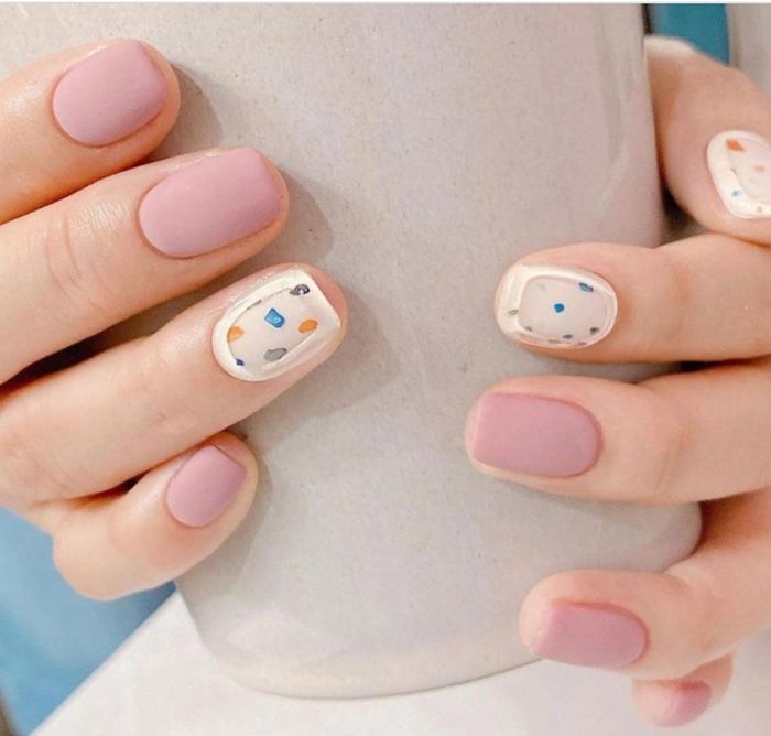 Những gam màu trẻ trung, dễ diện có thể nói là một lựa chọn an toàn.