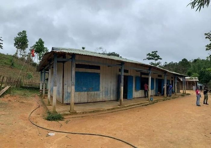 Điểm trường Ông Dũ, Trường Phổ thông dân tộc bán trú Tiểu học Trà Vân (Nam Trà My, Quảng Nam) trước khi được xây dựng mới. 