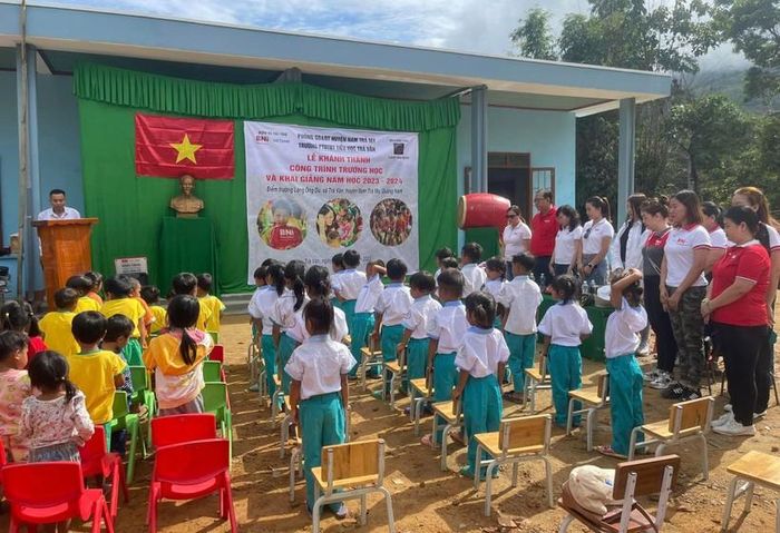 2 phòng học mới của điểm trường Ông Dũ được bàn giao và đưa vào sử dụng trong dịp khai giảng năm học 2023 - 2024. 
