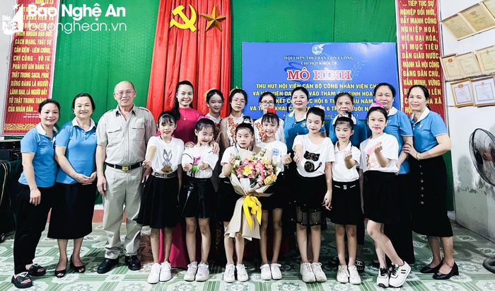 Hội LHPN thị trấn Con Cuông tổ chức mô hình thu hút hội viên với nhiều hoạt động phong phú, hấp dẫn, thiết thực. Ảnh: CTV