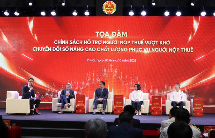 Trong khuôn khổ hội nghị đã diễn ra Tọa đàm "Chính sách hỗ trợ người nộp thuế vượt khó chuyển đổi số nâng cao chất lượng phục vụ người nộp thuế""