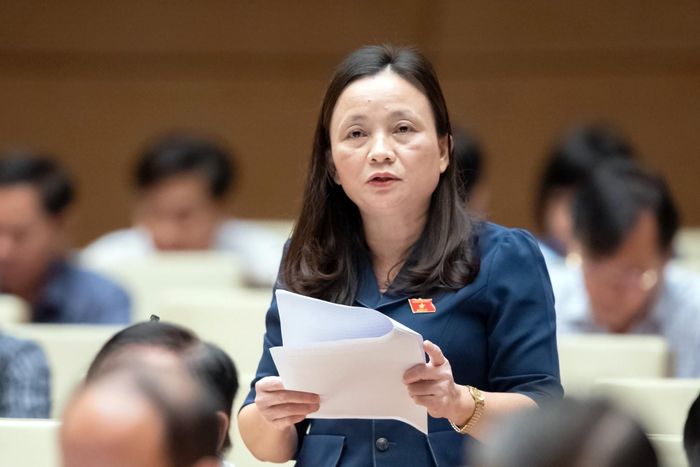 ĐBQH chuyên trách Đoàn ĐBQH tỉnh Thanh Hóa Cầm Thị Mẫn phát biểu tại Kỳ họp thứ Năm, Quốc hội Khóa XV