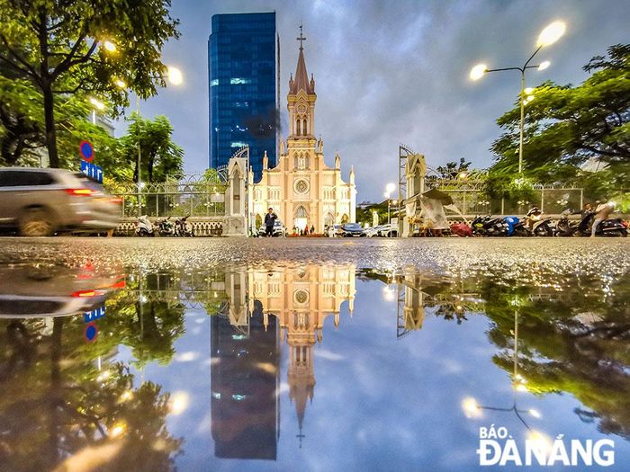 Những con đường, góc phố mang sắc màu trầm mặc, ưu tư khi thành phố vào đông.