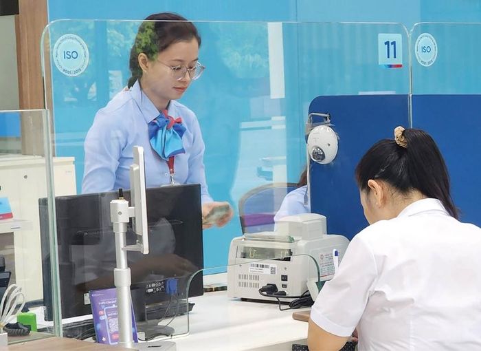 Giao dịch tài chính tại ngân hàng