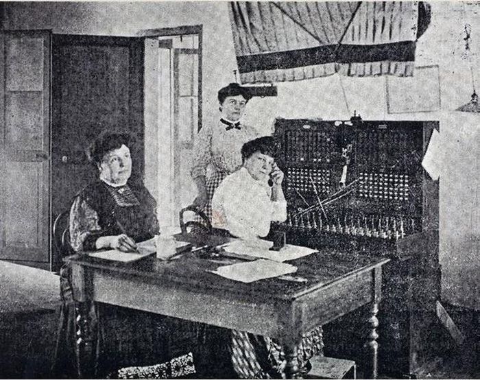 Sau phát triển dùng điện thoại ở các đô thị