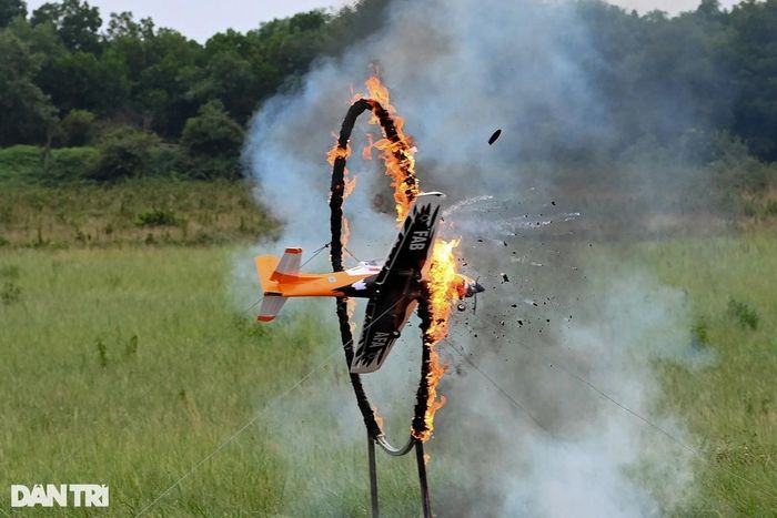 Không ít "chiến đấu cơ" gãy cánh trước thử thách được coi là khó nhằn nhất của cuộc thi bay biểu diễn năm nay.
