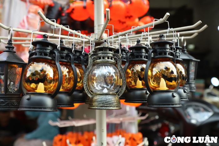 Mô hình đèn dầu là sản phẩm mới của mùa Halloween năm nay