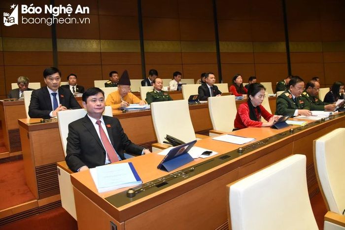 Các đại biểu Đoàn ĐBQH Nghệ An tại phiên khai mạc Kỳ họp thứ 6, Quốc hội khóa XV. Ảnh: Nam An