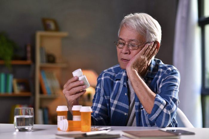 Đọc kỹ nhãn thuốc và hướng dẫn trước khi dùng thuốc.