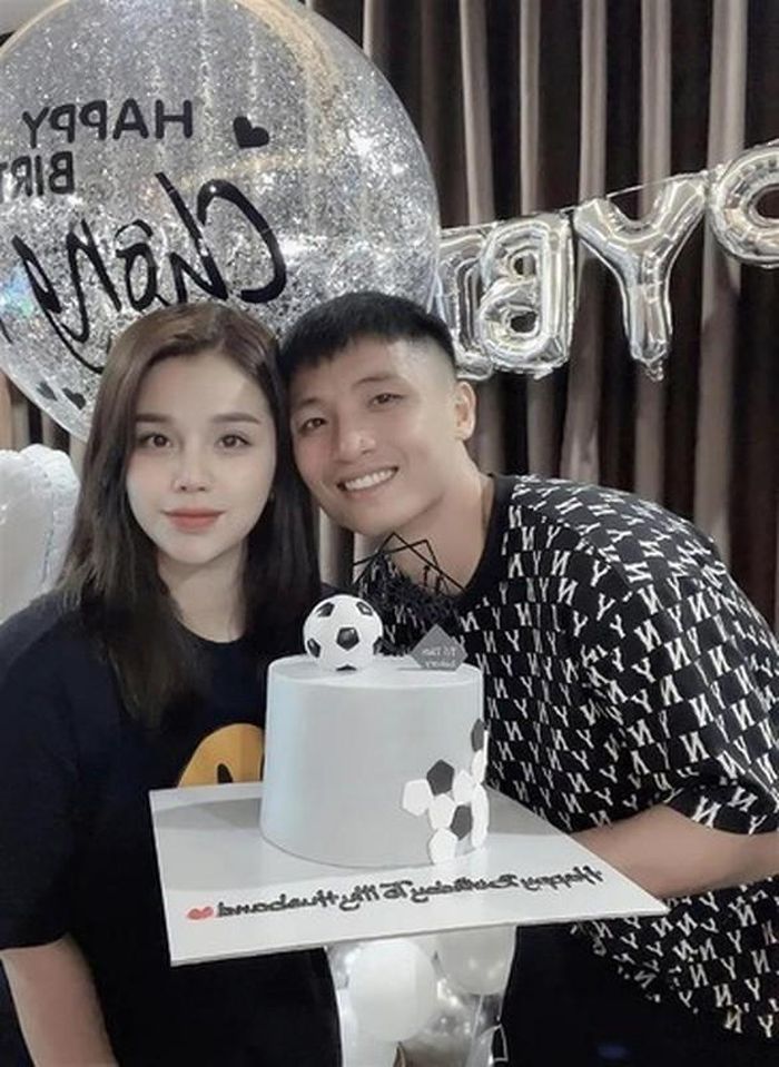 Cặp đôi đã có hai con, là hai công chúa nhỏ vô cùng đáng yêu có biệt danh Sushi và Mochi.
