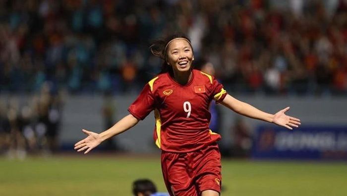 Bóng đá nữ, cuộc ganh đua hứa hẹn đầy quyết liệt giữa một bên là những cầu thủ kỳ cựu như Huỳnh Như, Hải Yến, Kim Thanh...