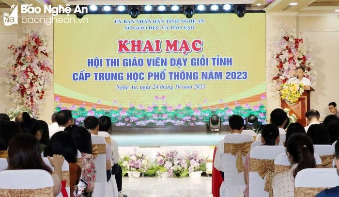  Lễ khai mạc Hội thi giáo viên dạy giỏi tỉnh cấp Trung học phổ thông năm 2023. Ảnh: Mỹ Hà 
