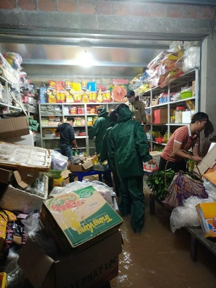 Nhiều khu dân cư tại tỉnh Quảng Trị đang ngập trong biển nước