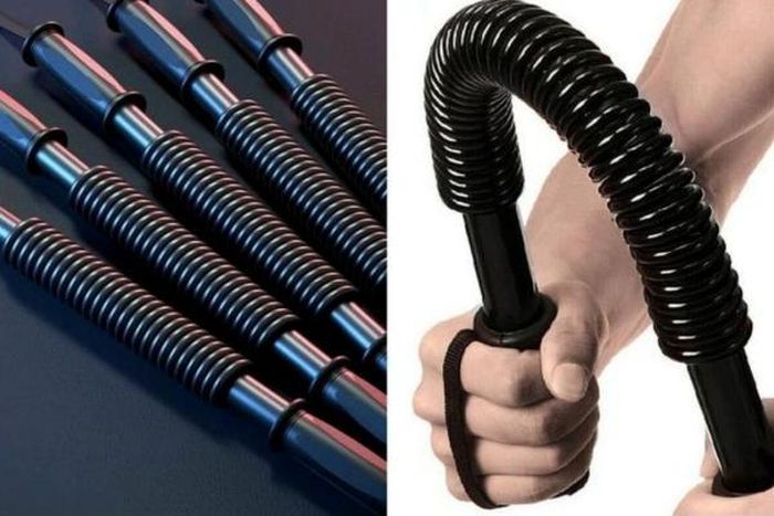 Phụ huynh cảnh giác với đồ vật nguy hiểm như "đồ long đao" khi cho trẻ nhỏ chơi.