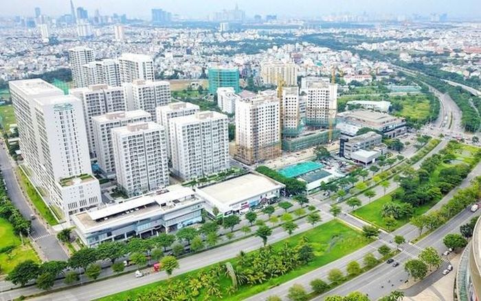 Thủ tướng yêu cầu NHNN thúc đẩy cho vay tín dụng bất động sản. Ảnh VGP.