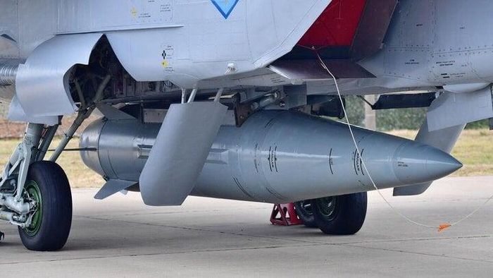 Tên lửa siêu thanh Kinzhal được Nga tích hợp trên tiêm kích đánh chặn siêu thanh MiG-31. (Ảnh: Sputnik)