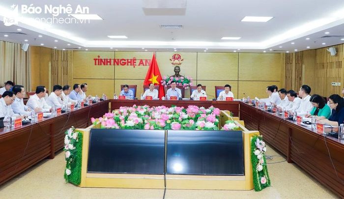  Toàn cảnh phiên họp. Ảnh: Phạm Bằng 