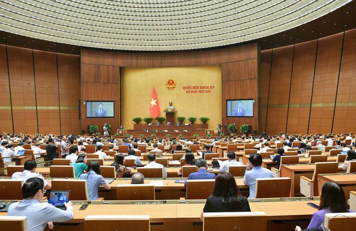 Quang cảnh phiên họp sáng 26-10.