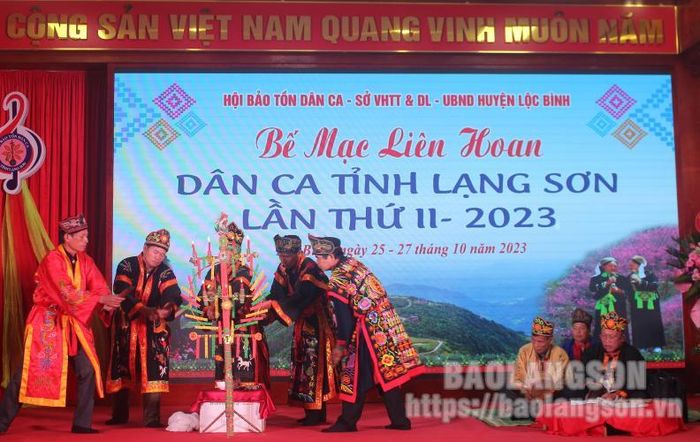 Các tiết mục đặc sắc được công diễn trong chương trình bế mạc liên hoan