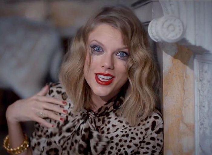 Hình ảnh châm biếm của châm biếm trong “Blank Space”, là meme yêu thích trên mạng