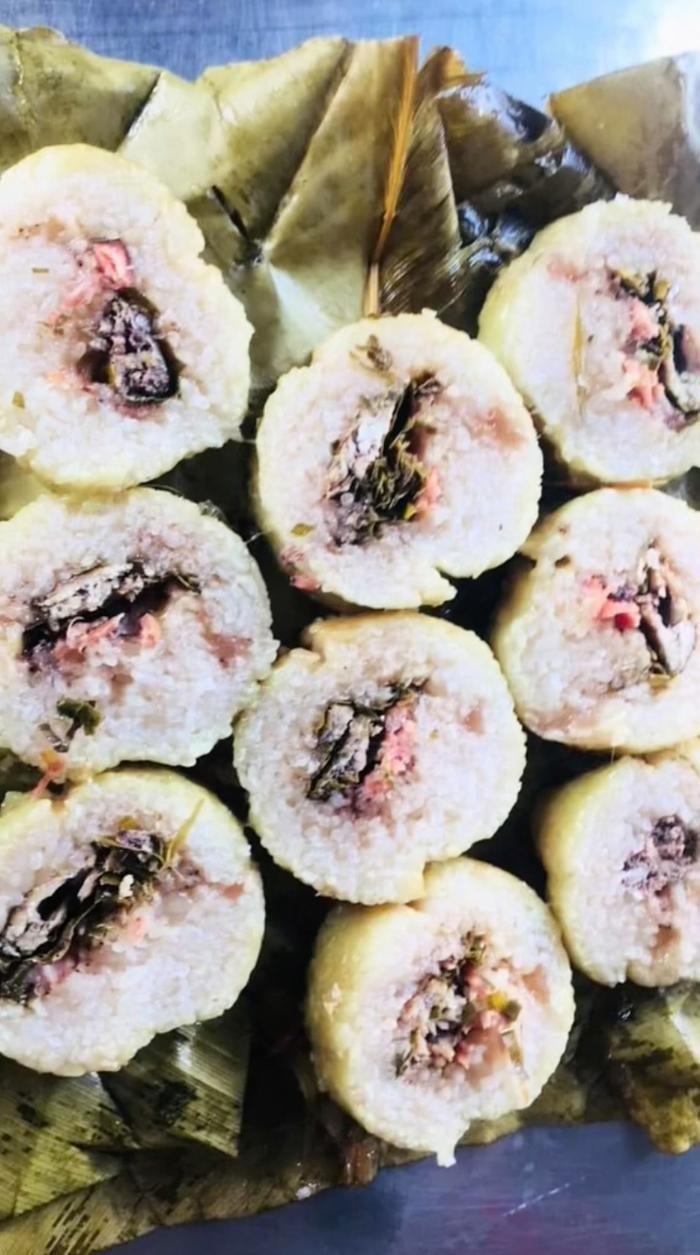 Thông thường, một nồi bánh luộc từ 6-8 tiếng, khi ướp cá và đưa cá vào làm nhân, như hầm cá rồi. 
