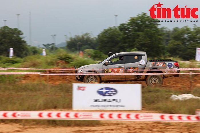 Đường đua 15 đòi hỏi kỹ năng tay lái điêu luyện và tốc độ.
