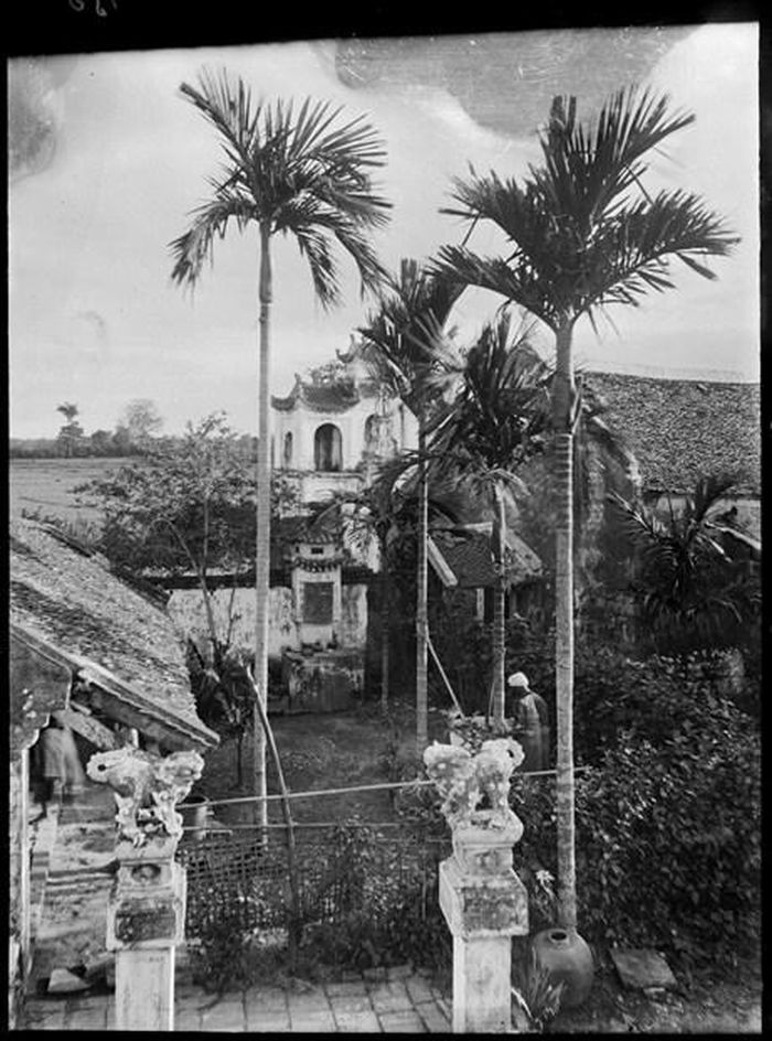 Chùa Diên Hựu, 1896. Ảnh của Salles (1860 - 1929)