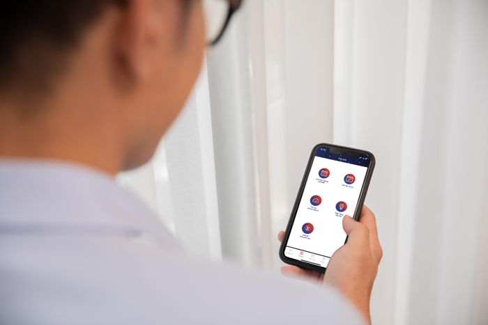  Khách hàng chỉ cần một “chạm” để dùng điện ngày nào biết số điện ngày đó