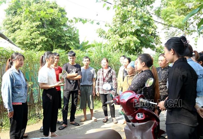 Một buổi truyền thông về bình đẳng giới kết hợp với tham quan mô hình sản xuất tại thôn Chành, nơi có đại đa số các hộ là đồng bào Dao, xã Xuân Giao, huyện Bảo Thắng.