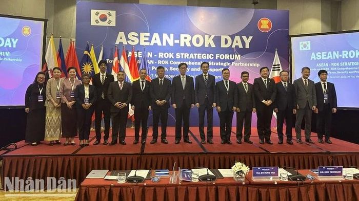 Các đại biểu, trưởng đoàn tham dự sự kiện.