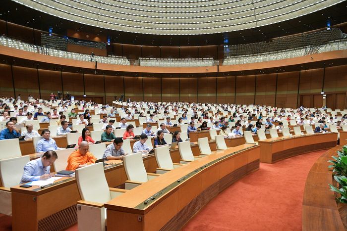 Quang cảnh phiên thảo luận tại hội trường