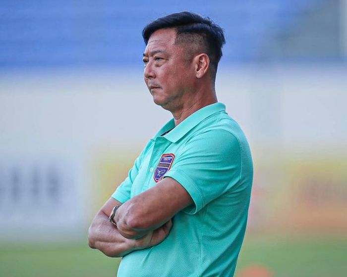 HLV Lê Huỳnh Đức đã bắt đầu lo lắng cho B.Bình Dương sau khi vượt ải Quy Nhơn ở vòng 2 vừa qua. Ảnh: BBD