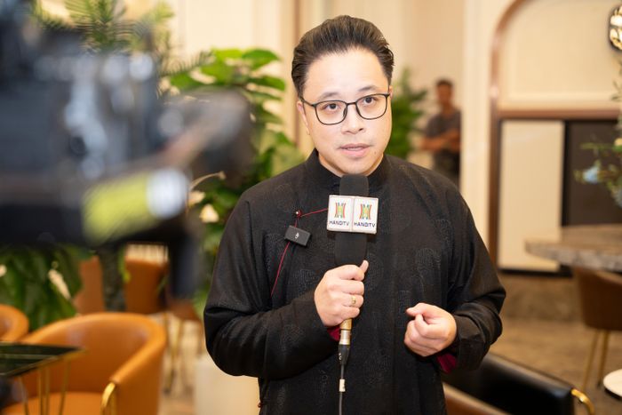 Đạo diễn Victor Vũ chia sẻ về lí do quay trợ lại với phim cổ trang sau 10 năm