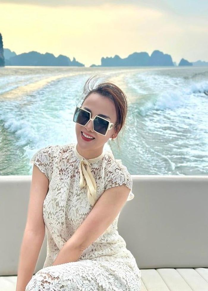 Phương Oanh tươi tắn khi mang bầu 2 tháng.
