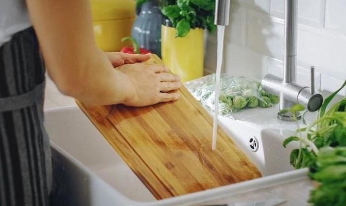 Chiếc thớt sạch góp phần đảm bảo an toàn thực phẩm.